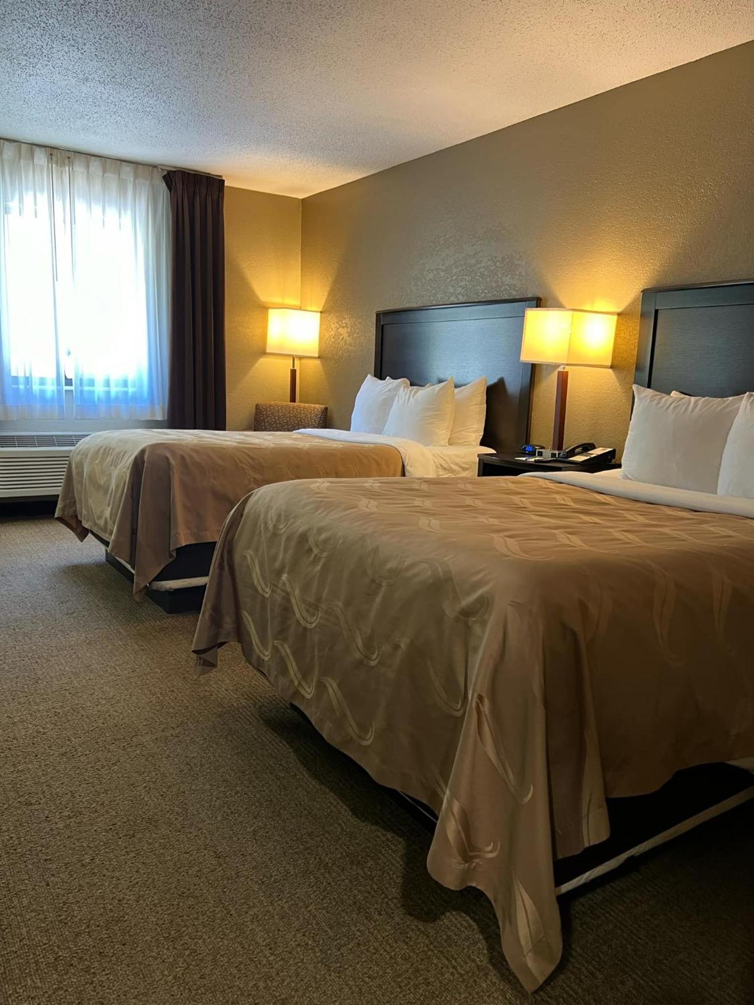 Quality Inn Harlan Екстер'єр фото