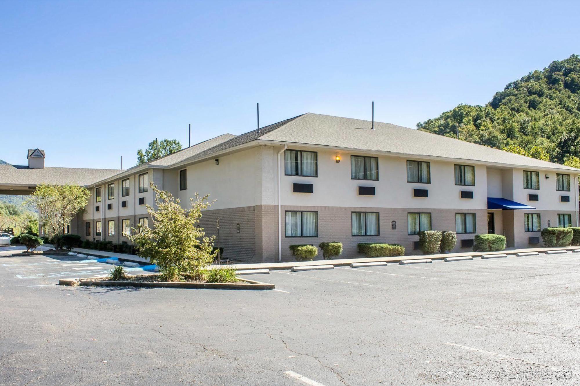 Quality Inn Harlan Екстер'єр фото